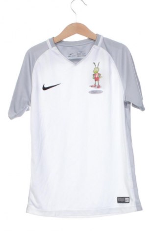 Детска тениска Nike, Размер 9-10y/ 140-146 см, Цвят Многоцветен, Цена 11,24 €