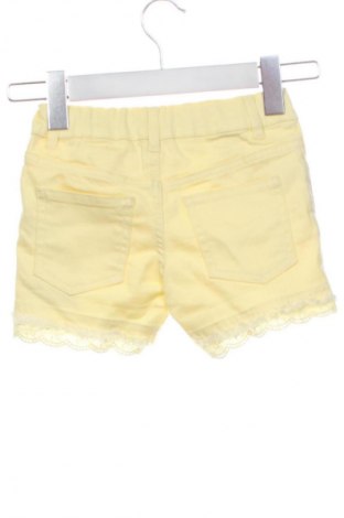Детски къс панталон Lindex, Размер 4-5y/ 110-116 см, Цвят Жълт, Цена 4,09 €