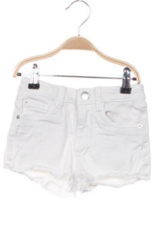 Детски къс панталон Reserved, Размер 4-5y/ 110-116 см, Цвят Бял, Цена 7,00 €