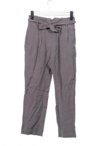 Детски панталон Lindex, Размер 8-9y/ 134-140 см, Цвят Сив, Цена 3,57 €