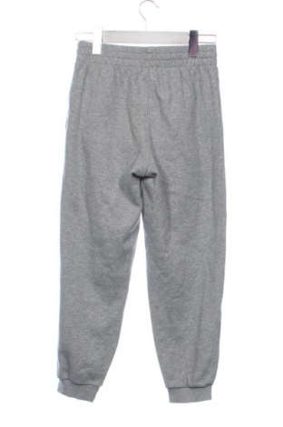 Παιδική κάτω φόρμα Nike, Μέγεθος 10-11y/ 146-152 εκ., Χρώμα Γκρί, Τιμή 17,00 €