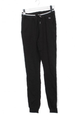 Детско спортно долнище Nikkie, Размер 15-18y/ 170-176 см, Цвят Черен, Цена 14,82 €