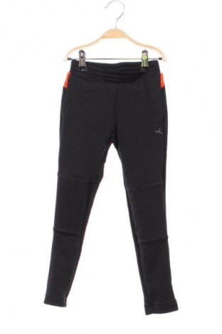 Детско спортно долнище Unbranded, Размер 5-6y/ 116-122 см, Цвят Черен, Цена 12,78 €