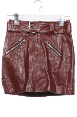 Kožená sukně  Bershka, Velikost XS, Barva Červená, Cena  189,00 Kč