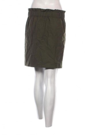 Пола About You, Размер M, Цвят Зелен, Цена 2,04 €