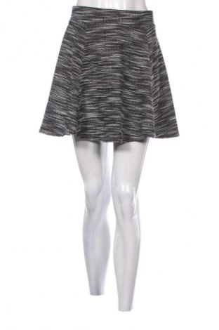 Пола Amisu, Размер S, Цвят Многоцветен, Цена 9,78 €