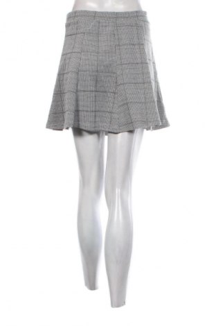 Пола Bershka, Размер L, Цвят Многоцветен, Цена 2,04 €