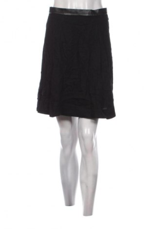 Пола COS, Размер S, Цвят Черен, Цена 8,69 €