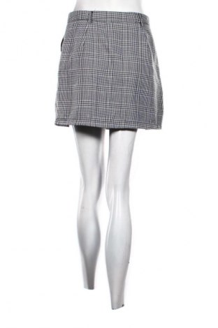 Пола Fashion nova, Размер M, Цвят Многоцветен, Цена 3,06 €