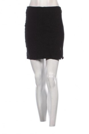 Пола Gina Tricot, Размер M, Цвят Черен, Цена 2,04 €