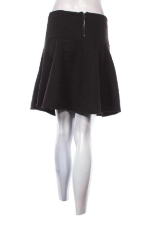 Sukňa Guess, Veľkosť M, Farba Čierna, Cena  31,95 €