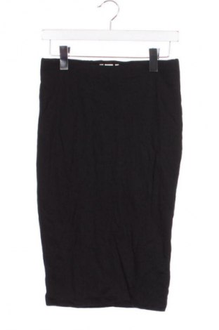 Sukně H&M, Velikost M, Barva Černá, Cena  199,00 Kč