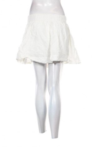 Пола H&M Divided, Размер L, Цвят Бял, Цена 4,09 €