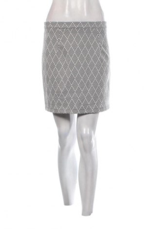 Пола NABILA, Размер M, Цвят Многоцветен, Цена 5,62 €