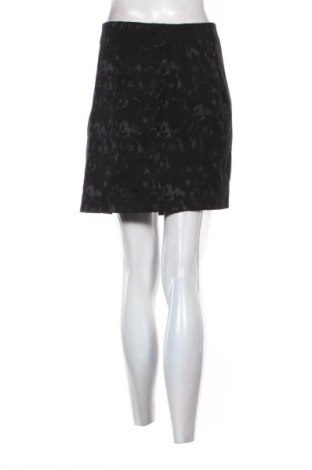 Пола Reserved, Размер L, Цвят Черен, Цена 5,62 €