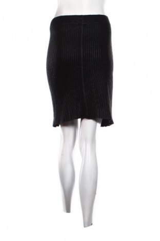 Sukně Stefanel, Velikost M, Barva Černá, Cena  469,00 Kč