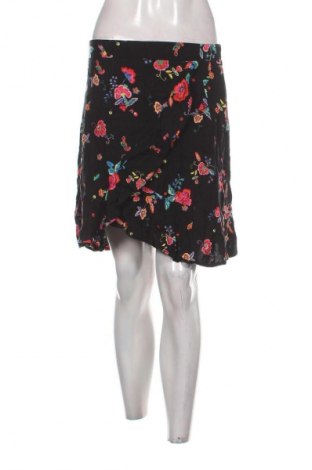 Fustă Yessica, Mărime M, Culoare Multicolor, Preț 7,99 Lei