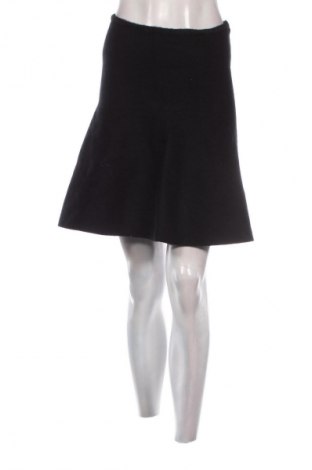 Sukně Zara, Velikost L, Barva Černá, Cena  189,00 Kč