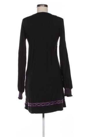 Ruha Amisu, Méret M, Szín Sokszínű, Ár 10 049 Ft