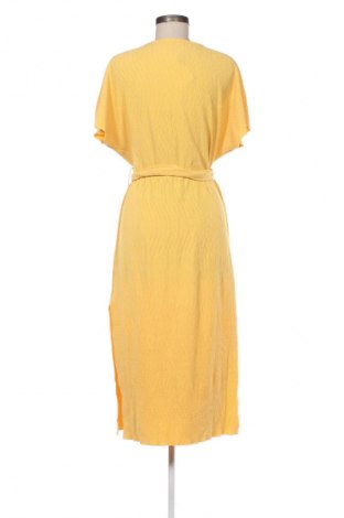 Šaty  Bershka, Velikost S, Barva Žlutá, Cena  519,00 Kč