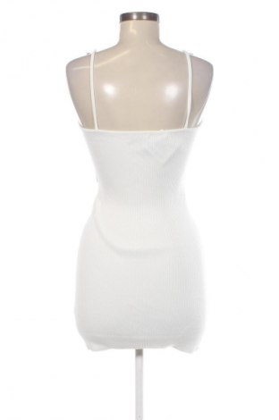 Ruha Bershka, Méret M, Szín Fehér, Ár 4 499 Ft