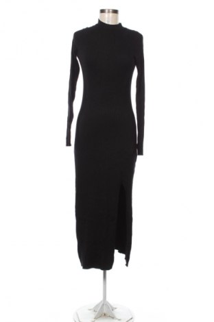 Šaty  Bershka, Velikost M, Barva Černá, Cena  569,00 Kč