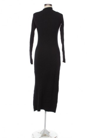 Šaty  Bershka, Velikost M, Barva Černá, Cena  569,00 Kč