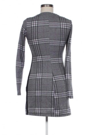 Šaty  Bershka, Velikost XS, Barva Vícebarevné, Cena  189,00 Kč