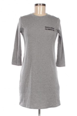 Šaty  Bershka, Velikost S, Barva Šedá, Cena  169,00 Kč