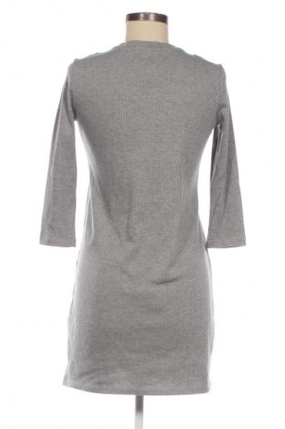 Šaty  Bershka, Velikost S, Barva Šedá, Cena  169,00 Kč