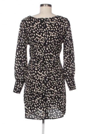 Рокля Boohoo, Размер M, Цвят Многоцветен, Цена 32,21 €