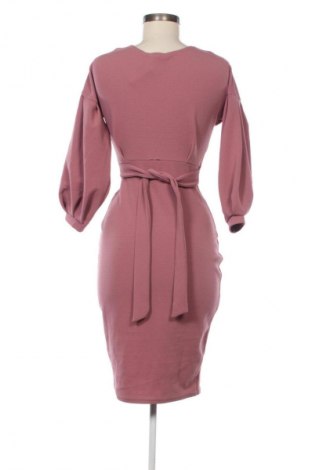 Рокля Boohoo, Размер M, Цвят Розов, Цена 19,94 €