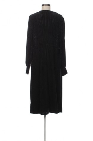 Ruha Christian Berg, Méret M, Szín Fekete, Ár 9 819 Ft