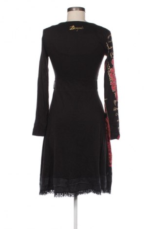 Рокля Desigual, Размер XS, Цвят Многоцветен, Цена 28,12 €