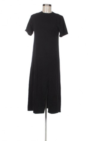 Šaty  Edited, Velikost XS, Barva Černá, Cena  439,00 Kč