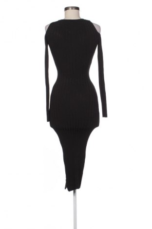 Рокля Guess, Размер XS, Цвят Черен, Цена 40,39 €