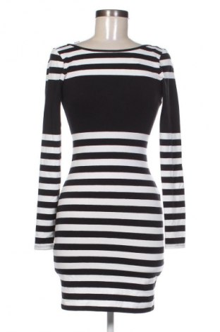 Ruha Guess, Méret S, Szín Sokszínű, Ár 18 449 Ft