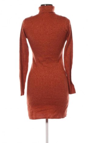 Šaty  Jdy, Velikost S, Barva Béžová, Cena  359,00 Kč