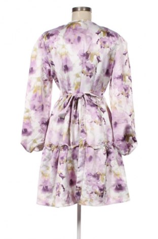 Šaty  Monki, Velikost L, Barva Vícebarevné, Cena  399,00 Kč