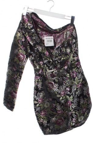 Kleid Pretty Little Thing, Größe XXS, Farbe Mehrfarbig, Preis 21,99 €