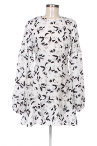 Φόρεμα Pretty Little Thing, Μέγεθος M, Χρώμα Πολύχρωμο, Τιμή 27,19 €