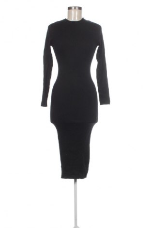 Рокля Pull&Bear, Размер M, Цвят Черен, Цена 3,06 €