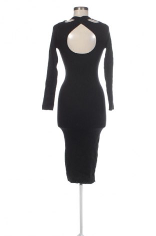 Рокля Pull&Bear, Размер M, Цвят Черен, Цена 3,06 €