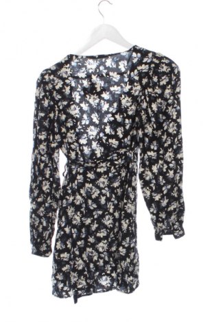 Šaty  Pull&Bear, Velikost XS, Barva Vícebarevné, Cena  519,00 Kč