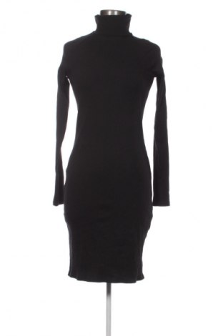 Φόρεμα Reserved, Μέγεθος L, Χρώμα Μαύρο, Τιμή 20,00 €