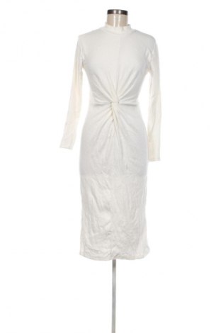 Ruha Unbranded, Méret M, Szín Fehér, Ár 5 769 Ft