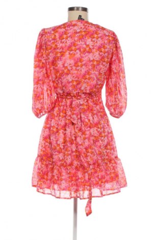 Рокля Vero Moda, Размер XS, Цвят Многоцветен, Цена 6,13 €