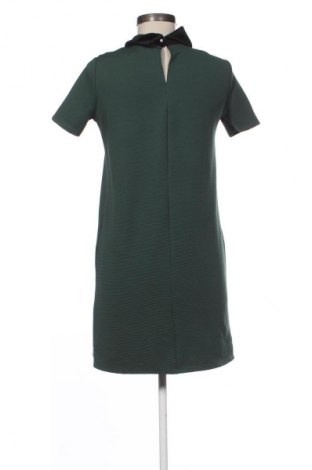 Sukienka Zara, Rozmiar S, Kolor Zielony, Cena 107,01 zł