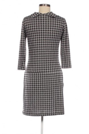 Šaty  b.p. Collections, Velikost M, Barva Vícebarevné, Cena  229,00 Kč