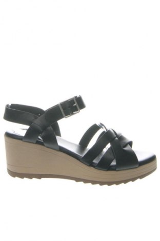 Sandały Kickers, Rozmiar 39, Kolor Czarny, Cena 261,99 zł